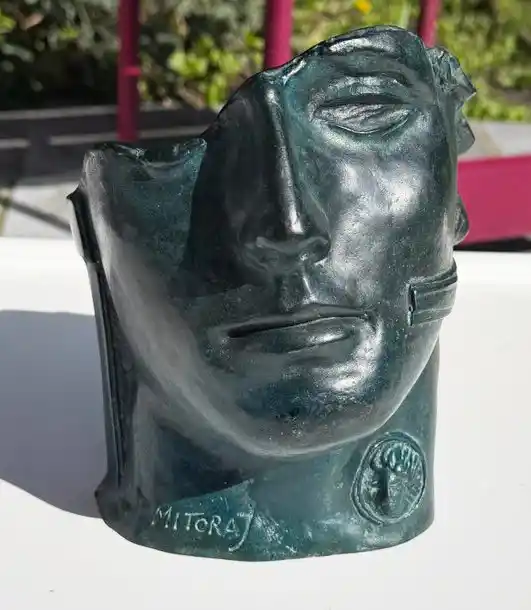 Zdjęcie obrazu Centurion II - Igor Mitoraj. Foksal17 - Galeria Sztuki w Warszawie.