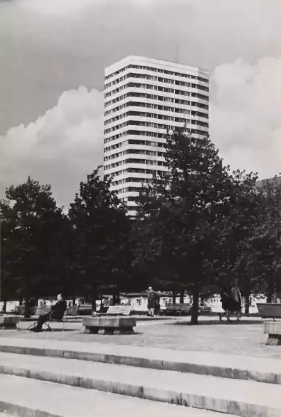 Zdjęcie obrazu Kazimierz Zalewski - Warszawa. Ściana Wschodnia - Wysokościowiec - . Foksal17 - Galeria Sztuki w Warszawie.